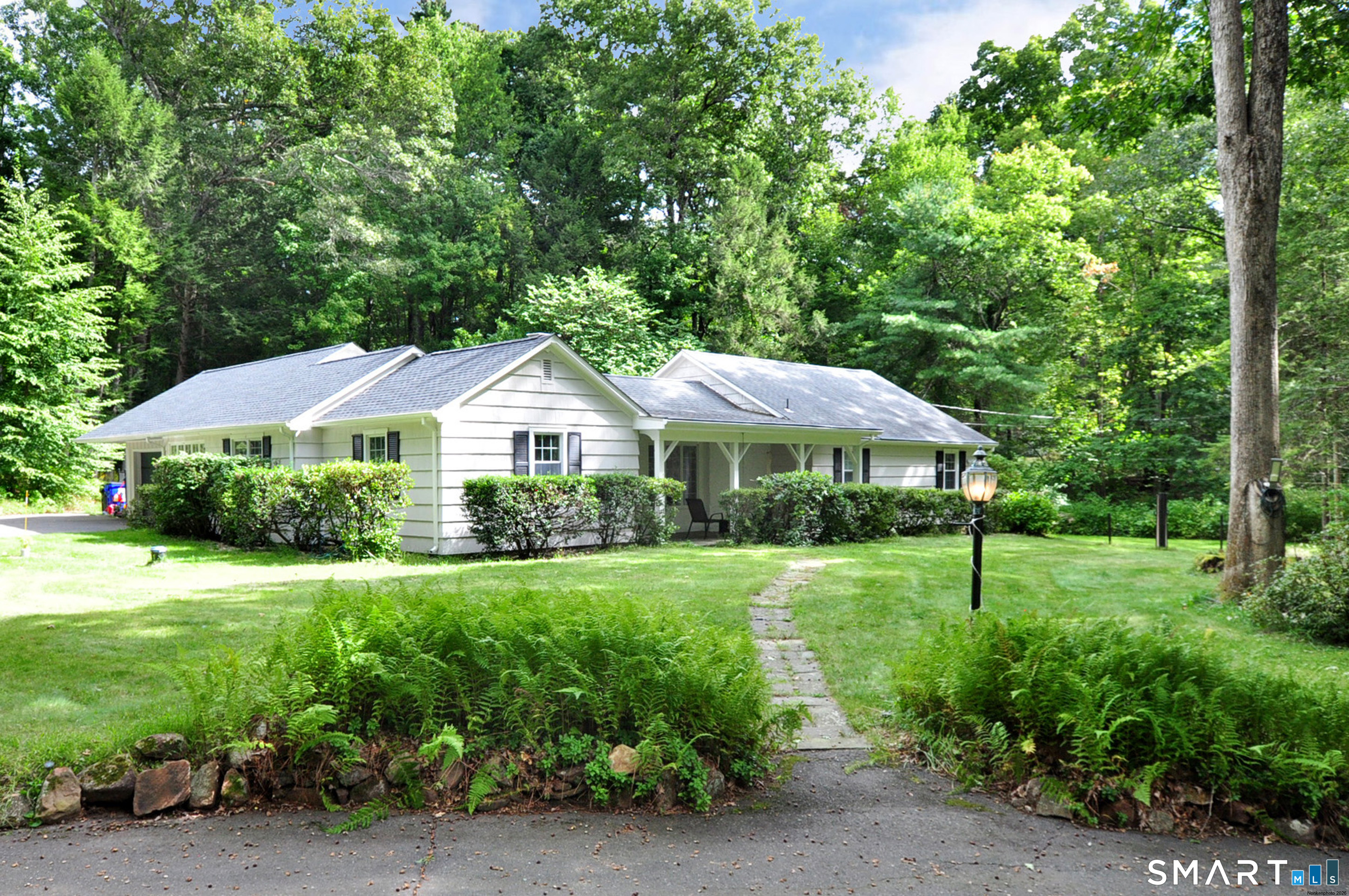 6 Raymond Road Avon, CT 06001 - Photo 2 of 38 Gallery Image 2