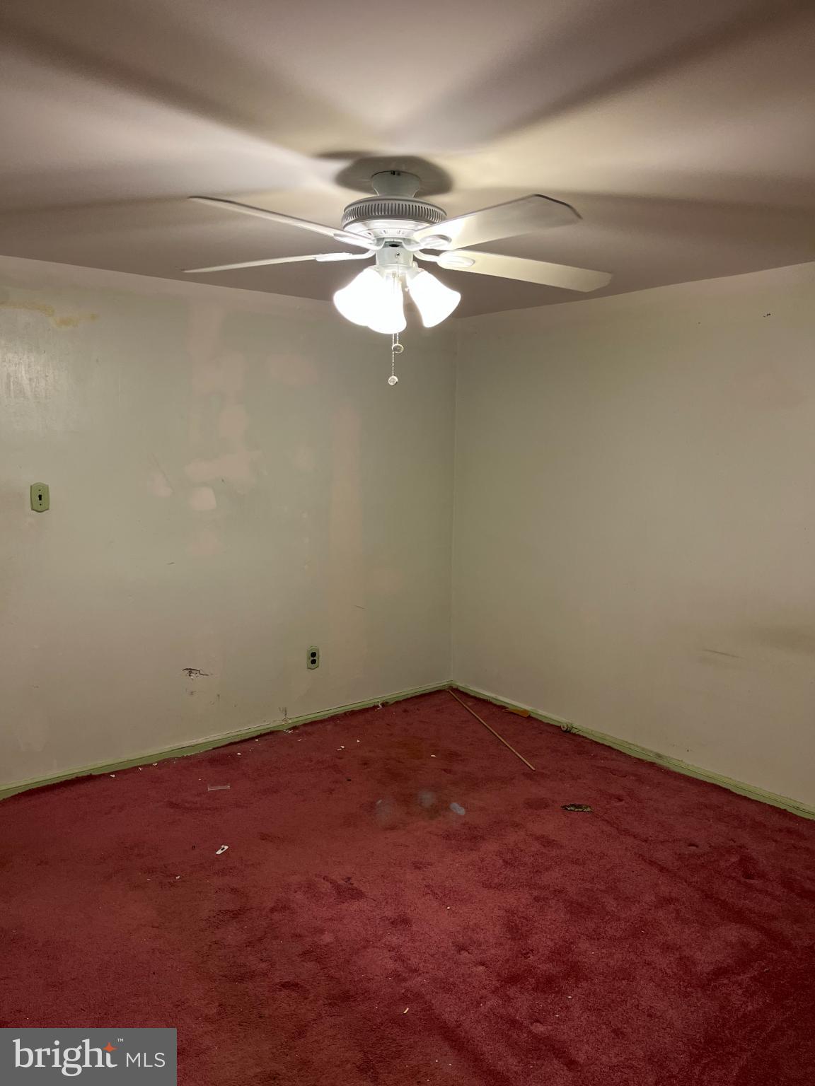 810 Bennington Road Folcroft, PA 19032 - Photo 12 of 24 Spacious room awaiting transformation.