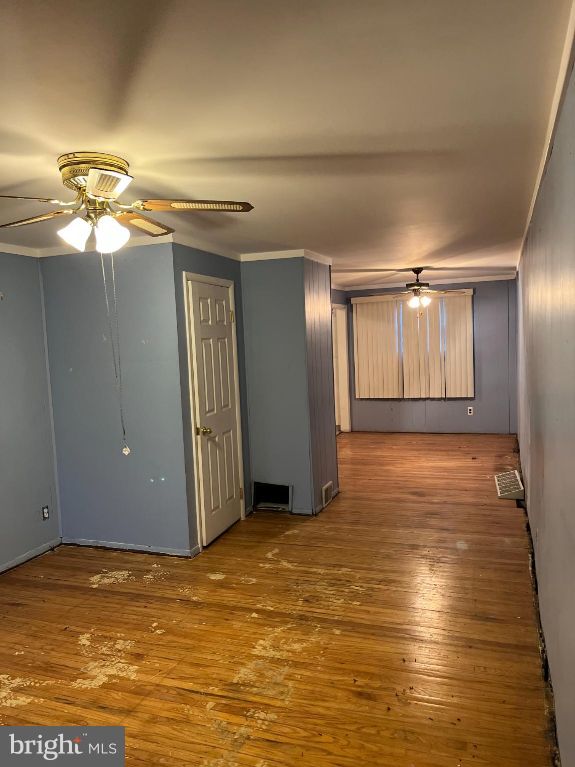 810 Bennington Road Folcroft, PA 19032 - Photo 4 of 24 Spacious room with charming wood floors.