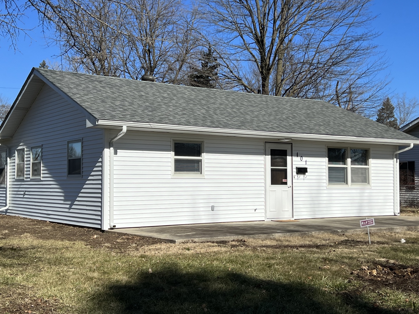 101 Louis Road Joliet, IL 60433 - Photo 6 of 17 a view of a house with a yard