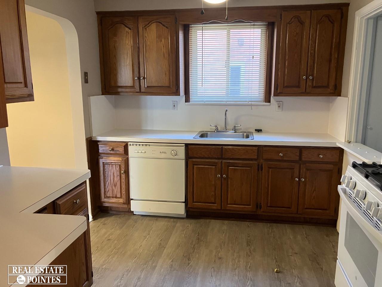 1805 Oxford Road Grosse Pointe, MI 48236 - Photo 9 of 30