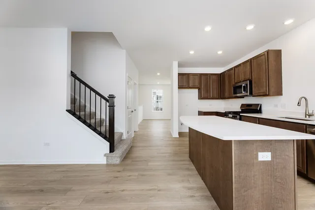 $3,250 | 1703 Neubauer Circle, Lindenhurst, IL 60046