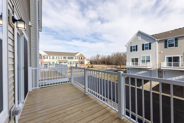 $3,250 | 1703 Neubauer Circle, Lindenhurst, IL 60046