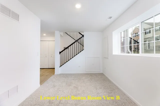 $3,250 | 1703 Neubauer Circle, Lindenhurst, IL 60046