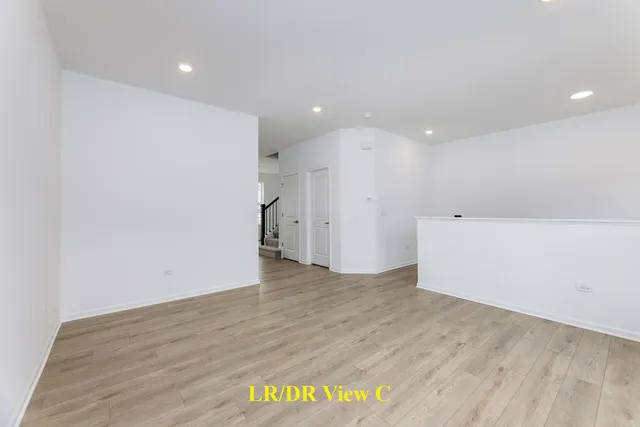 $3,250 | 1703 Neubauer Circle, Lindenhurst, IL 60046