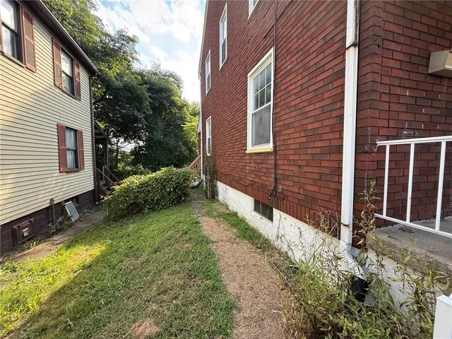 $1,150 | 927 Vankirk Street, Clairton, PA 15025
