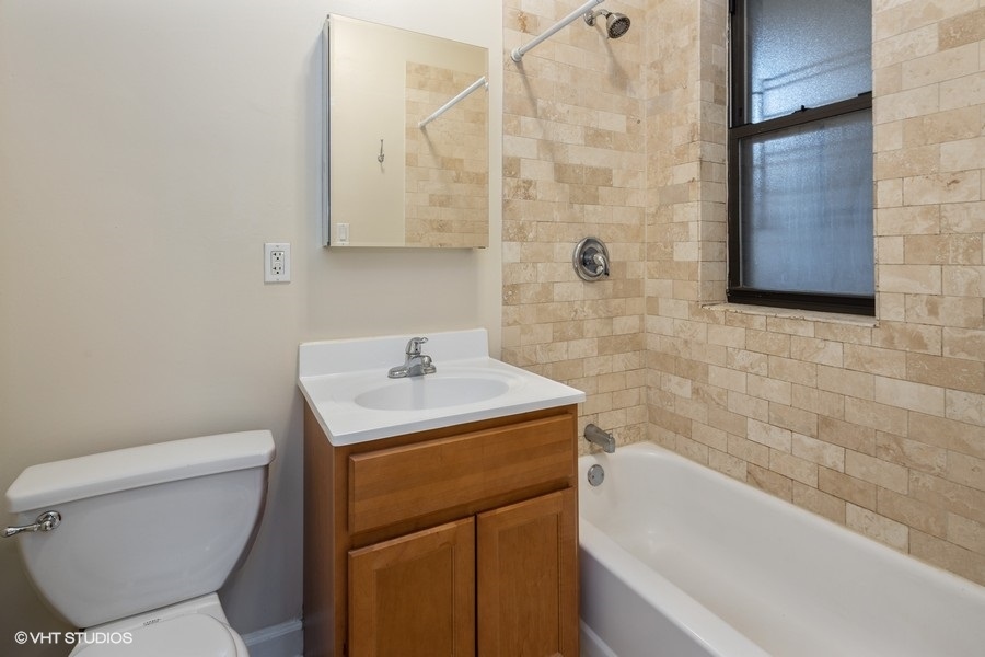 3507 North Racine Avenue, Unit 3W Chicago, IL 60657 - Photo 3 of 7