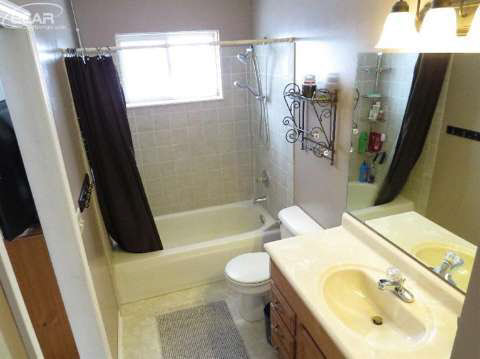 5384 Cook Road Swartz Creek, MI 48473 - Photo 4 of 14 20425805-3.JPG