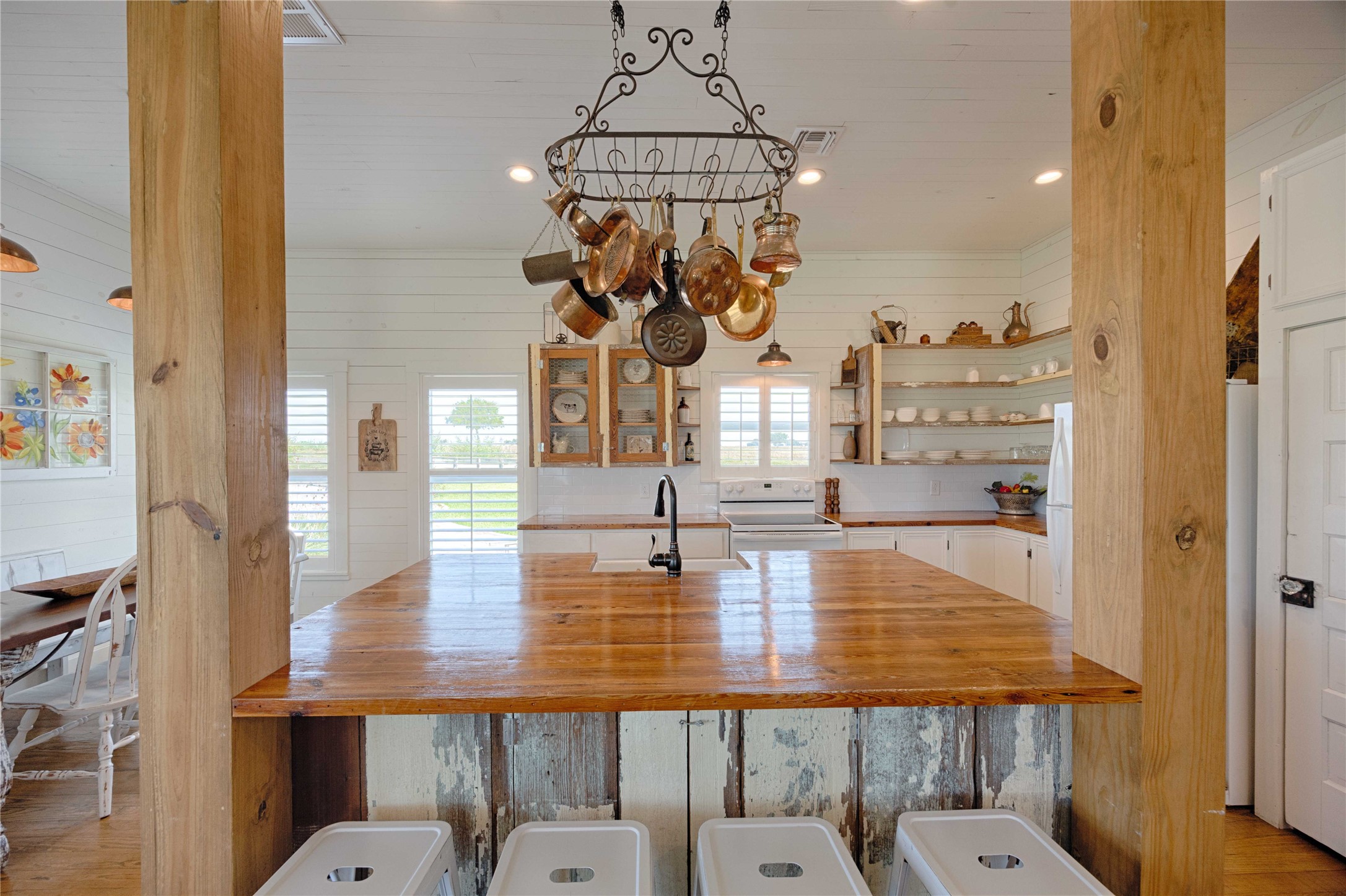 2210 Fm 615 Schulenburg, TX 78956 - Photo 26 of 49 a view of dining room with furniture