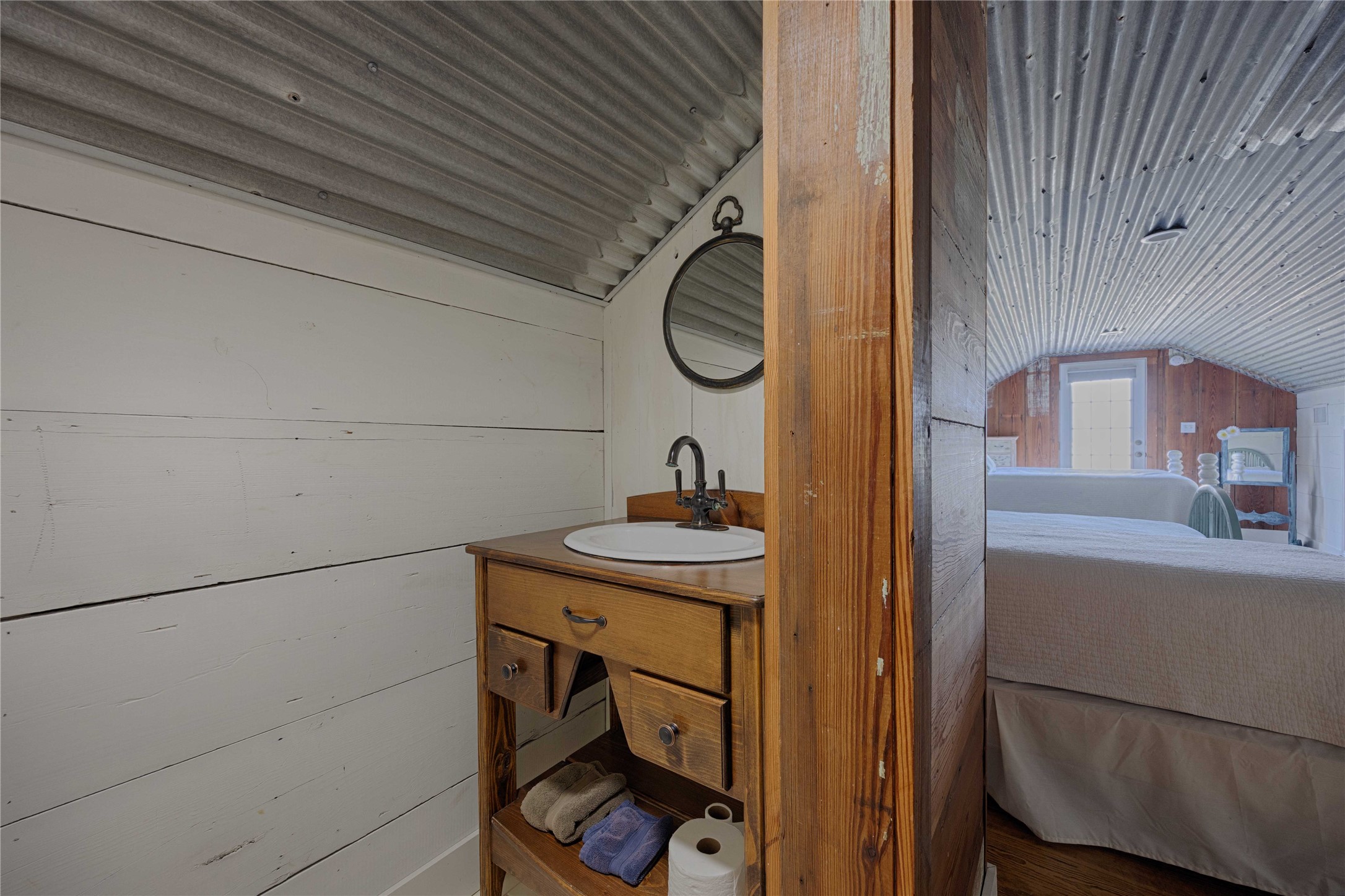 2210 Fm 615 Schulenburg, TX 78956 - Photo 44 of 49 a bathroom with a sink and a mirror