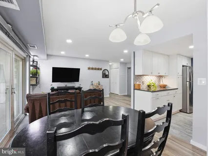 $245,000 | 5250 Valley Forge Drive, Unit 109, Alexandria, VA 22304