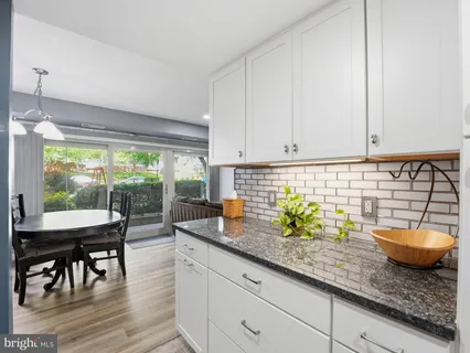 $225,000 | 5250 Valley Forge Drive, Unit 109, Alexandria, VA 22304