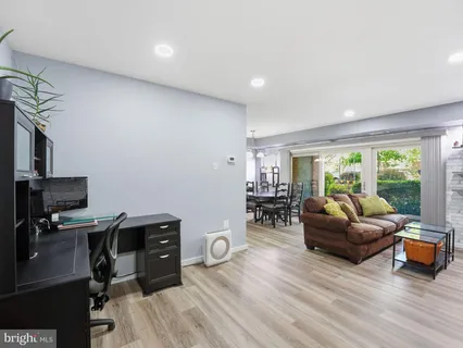 $225,000 | 5250 Valley Forge Drive, Unit 109, Alexandria, VA 22304