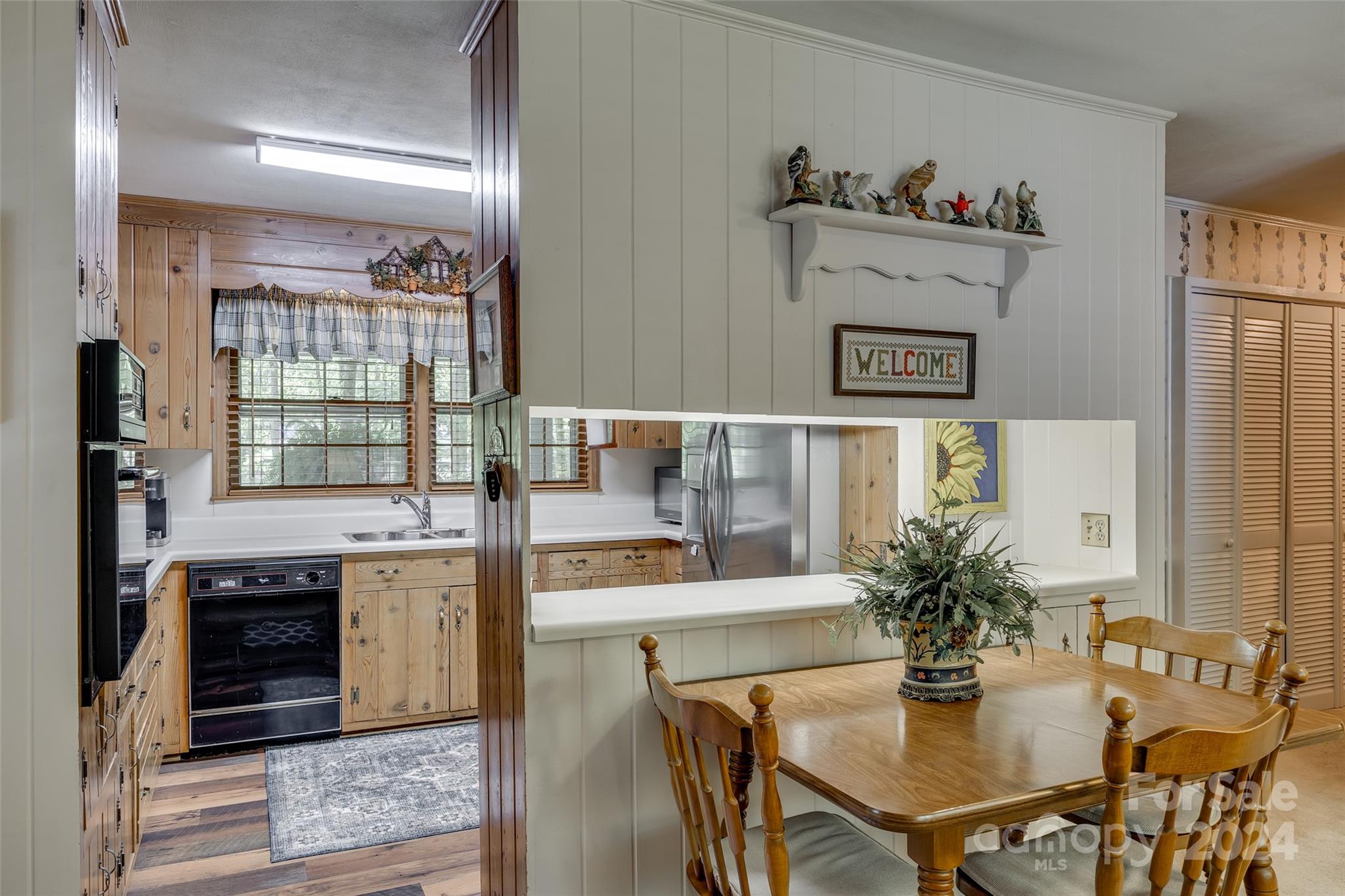 812 Lakeside Circle Lancaster, SC 29720 - Photo 14 of 32 a kitchen with a table and chairs in it