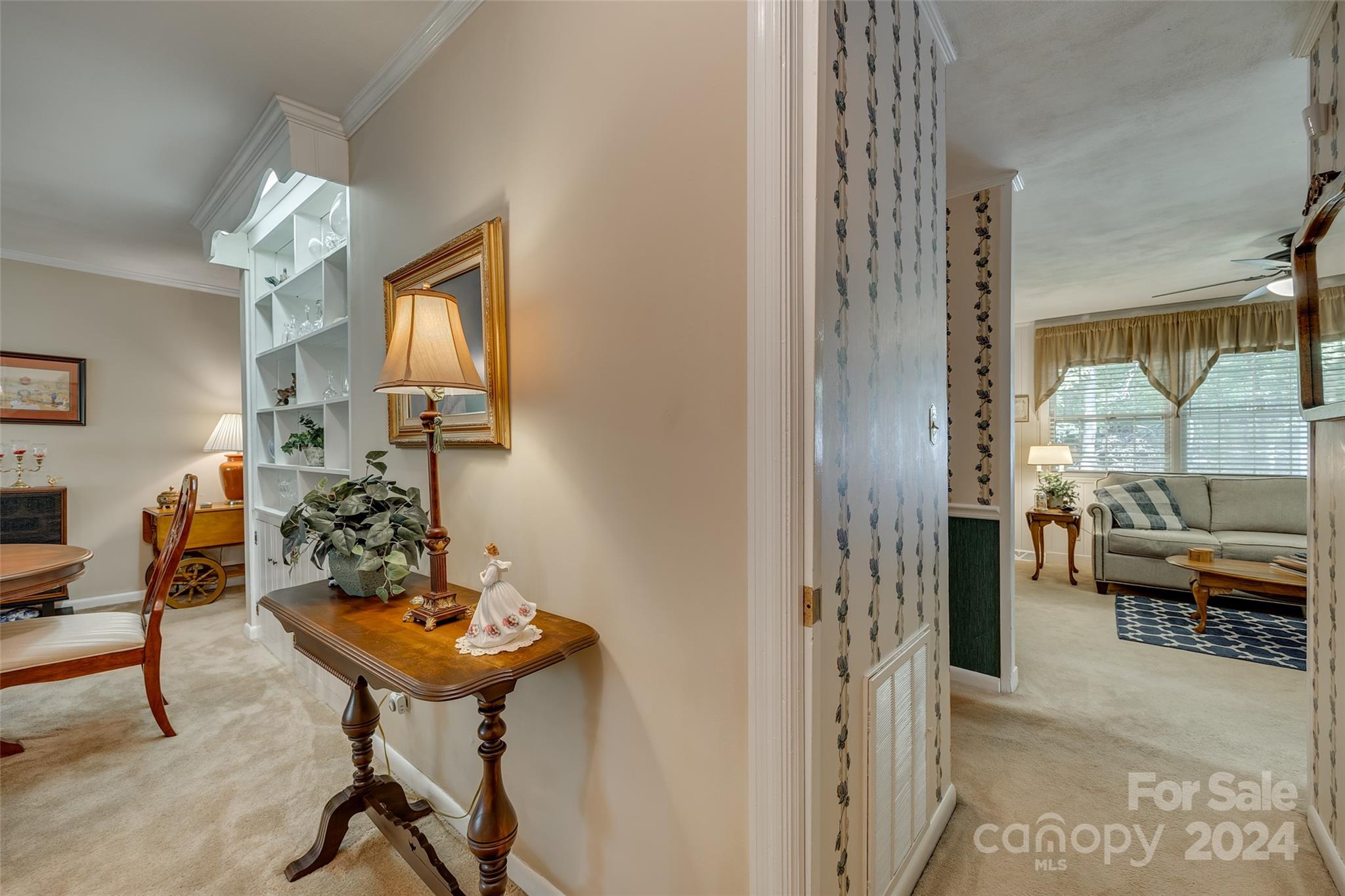 812 Lakeside Circle Lancaster, SC 29720 - Photo 5 of 32 a view of a livingroom with furniture and a window