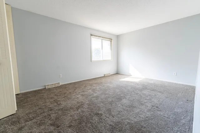 $185,000 | 2363 Dorland Lane, Maplewood, MN 55119