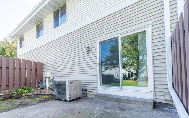 $185,000 | 2363 Dorland Lane, Maplewood, MN 55119