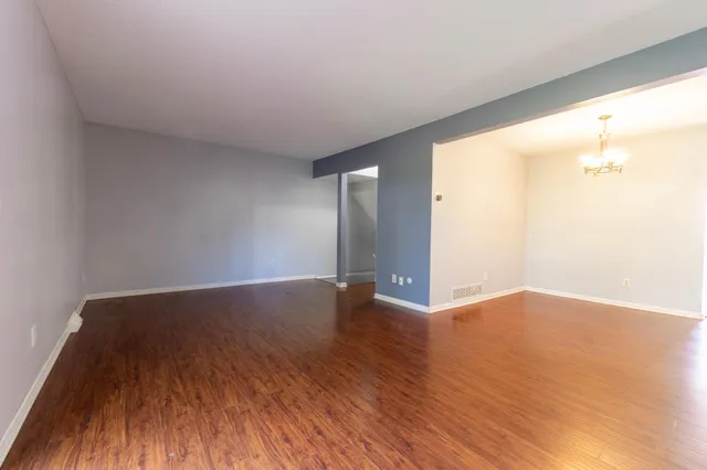 $185,000 | 2363 Dorland Lane, Maplewood, MN 55119