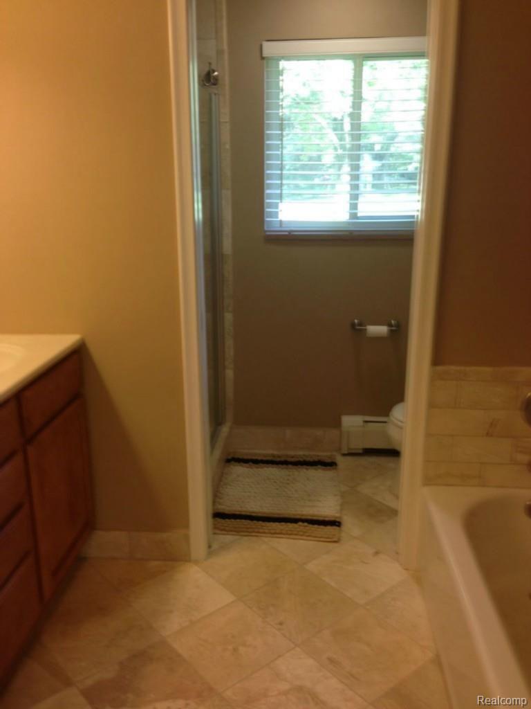 1132 Portsmouth Road Rochester, MI 48309 - Photo 14 of 24 14.jpg