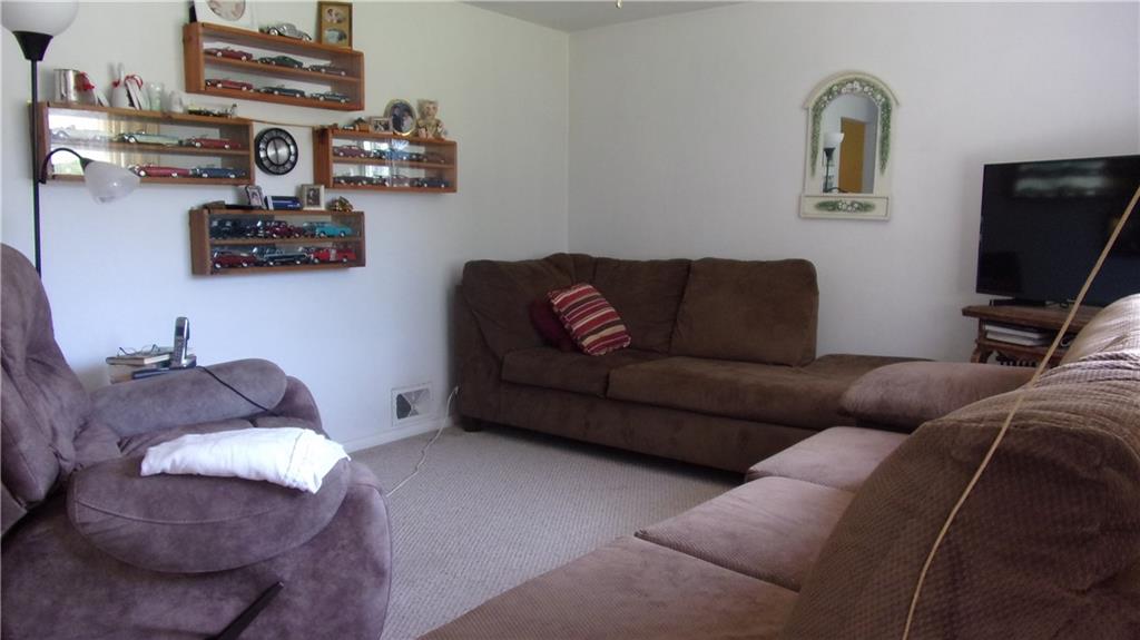 565 Haney Road Washington, PA 15301 - Photo 4 of 15