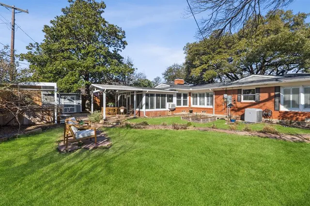 $530,000 | 504 Monssen Drive, Dallas, TX 75224