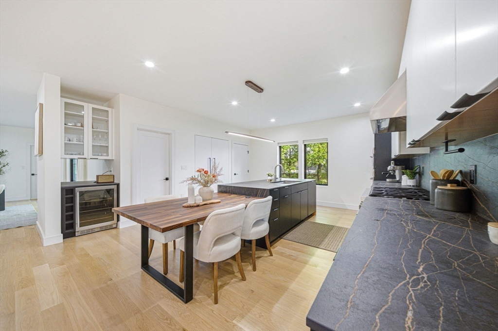 284 Webster Street Newton, MA 02466 - Photo 6 of 42