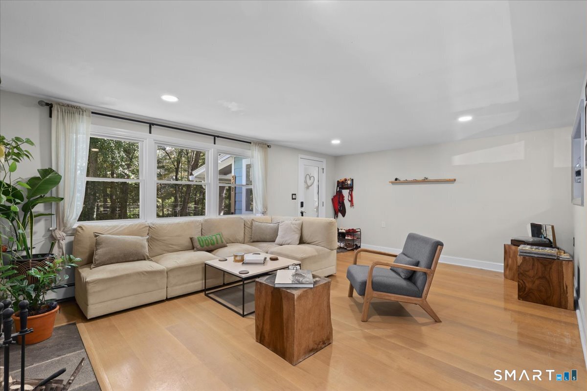 562 Branchville Road Ridgefield, CT 06877 - Photo 8 of 21 Gallery Image 8