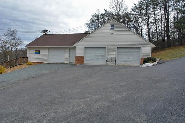 4040 Jae Valley Road Roanoke, VA 24014 - Photo 21 of 25 Detached Garage