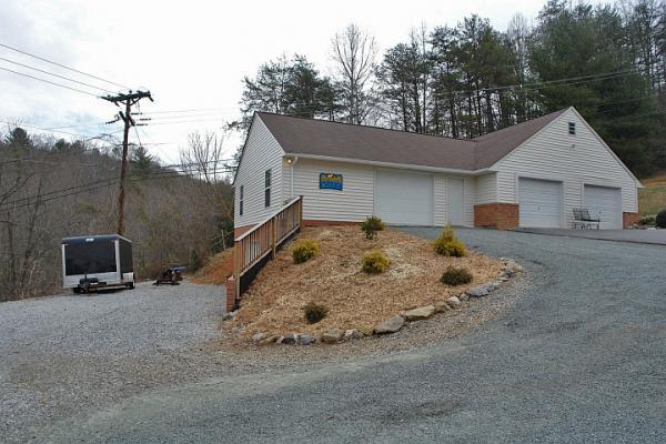4040 Jae Valley Road Roanoke, VA 24014 - Photo 22 of 25 Detached Garage 2