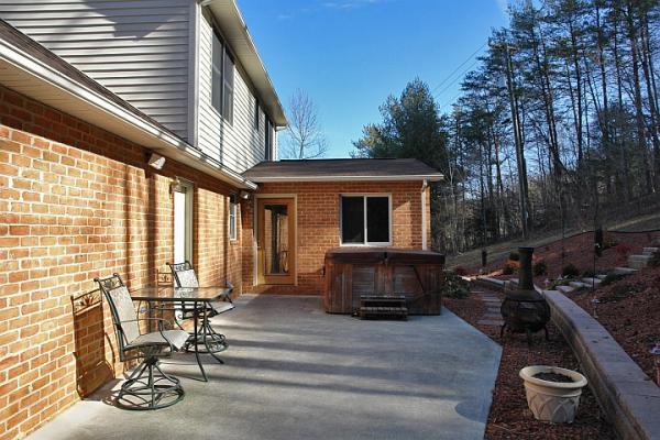 4040 Jae Valley Road Roanoke, VA 24014 - Photo 7 of 25 Patio