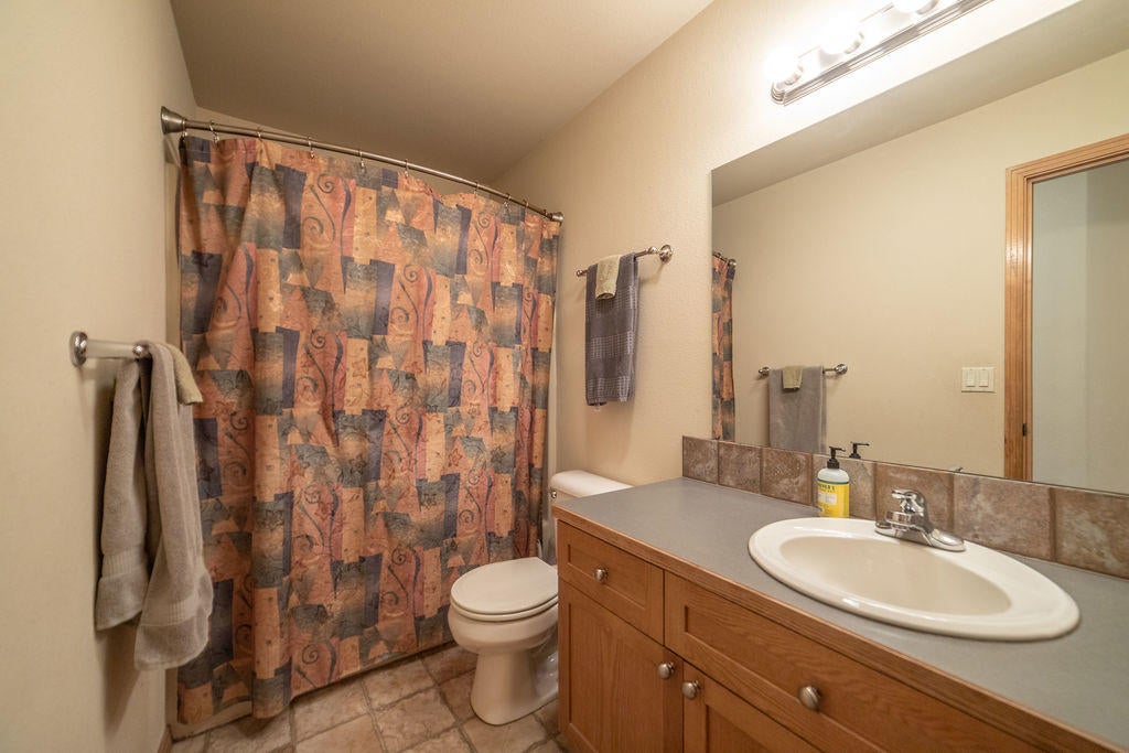 55943 Snow Goose Road Bend, OR 97707 - Photo 12 of 25 PhotoMyListing-15