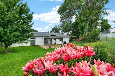 $285,000 | 4542 Frederickton Court, St. Louis, MO 63128