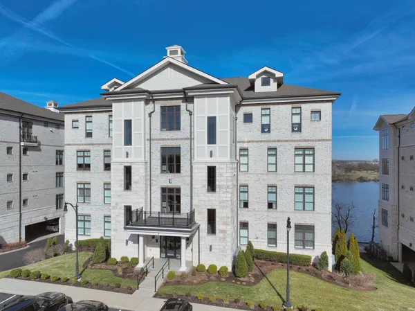 $959,000 | 1024 Club View Drive, Unit E 103, Gallatin, TN 37066