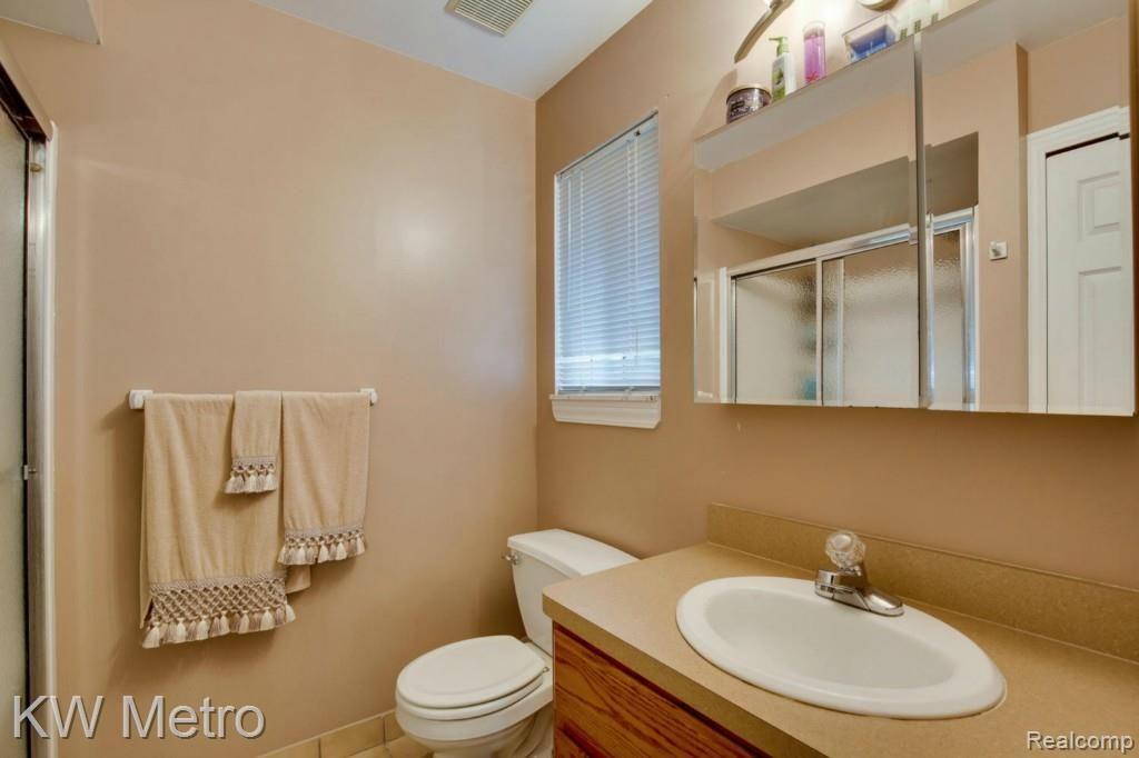 2800 York Road Rochester, MI 48309 - Photo 15 of 26 2800 York Rd Rochester Hills-large-015-Bathroom-1500x1000-72dpi.jpg