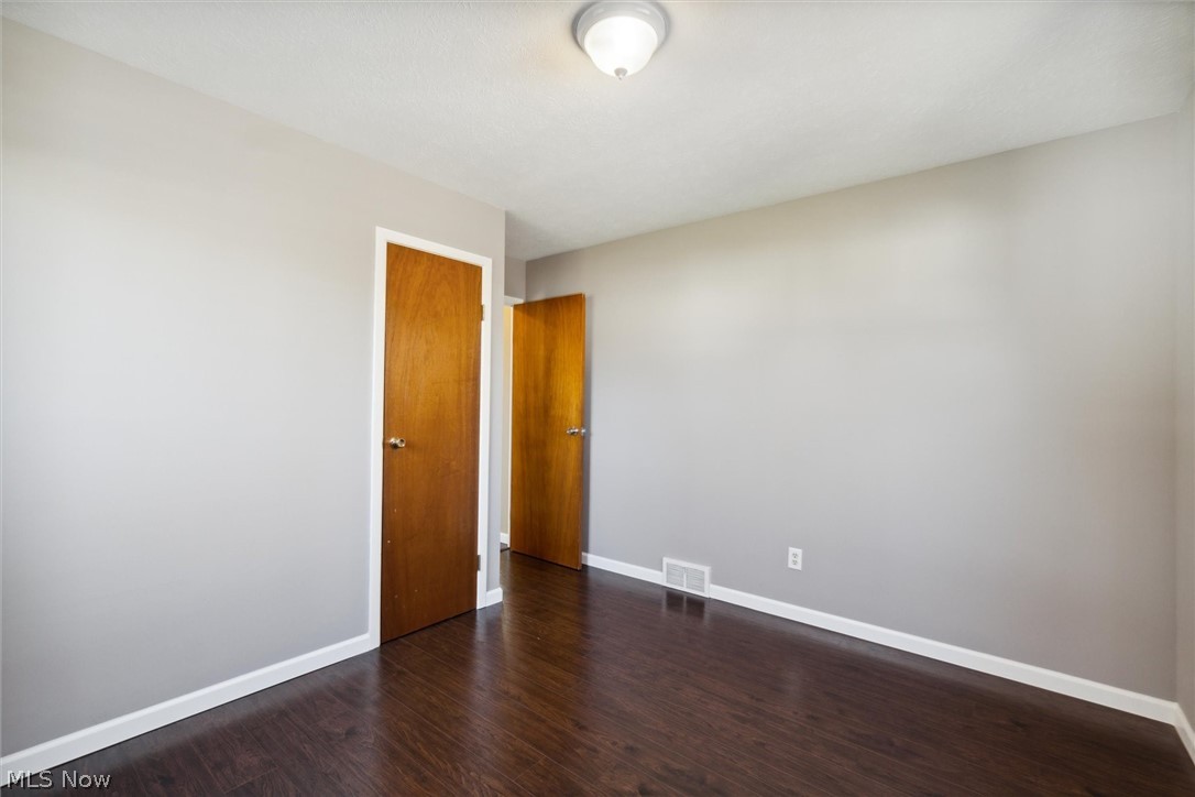 30401 Vineyard Road Willowick, OH 44095 - Photo 14 of 26 Gallery Image 14