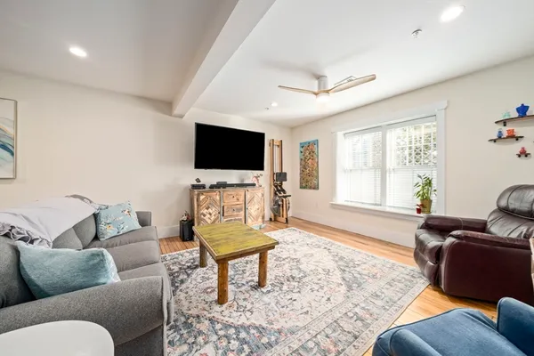$664,000 | 76 Court Street, Unit 4, Plymouth, MA 02360