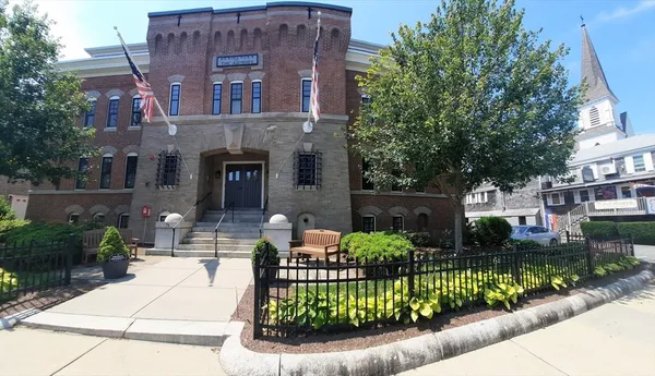 $664,000 | 76 Court Street, Unit 4, Plymouth, MA 02360