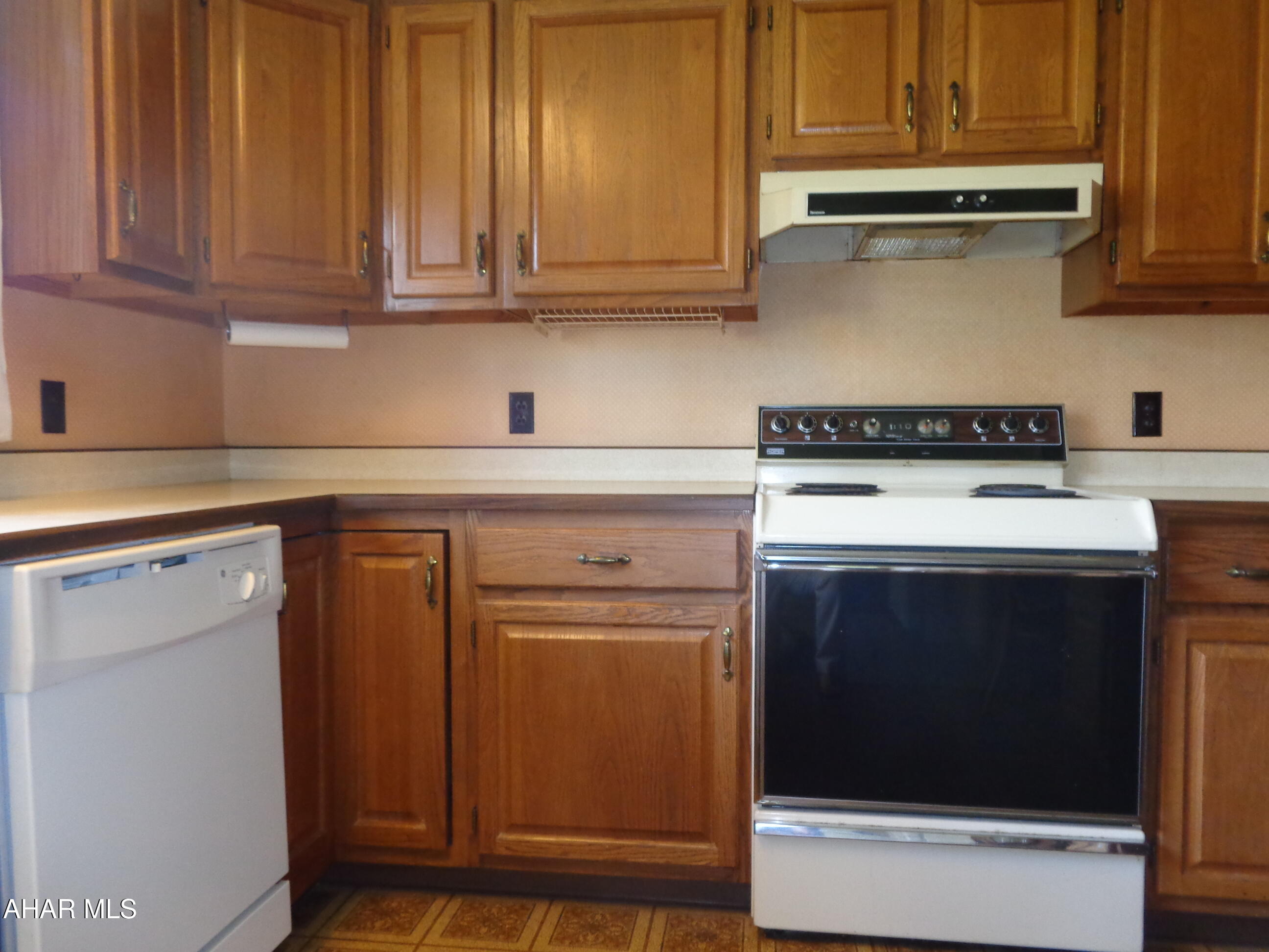3881 Johnstown Road Portage, PA 15946 - Photo 5 of 51