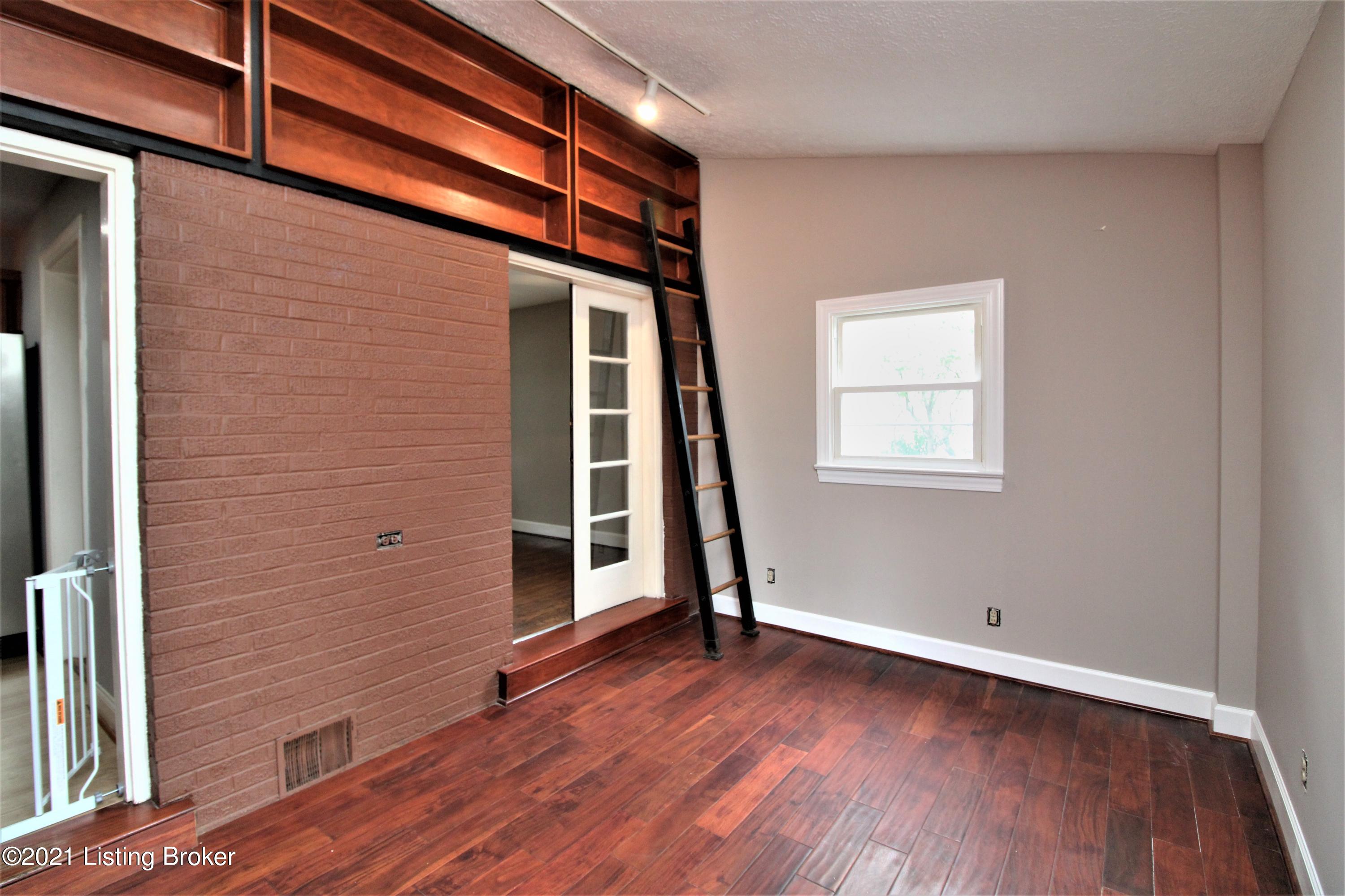 217 Fairmeade Road Louisville, KY 40207 - Photo 11 of 56 IMG_5085