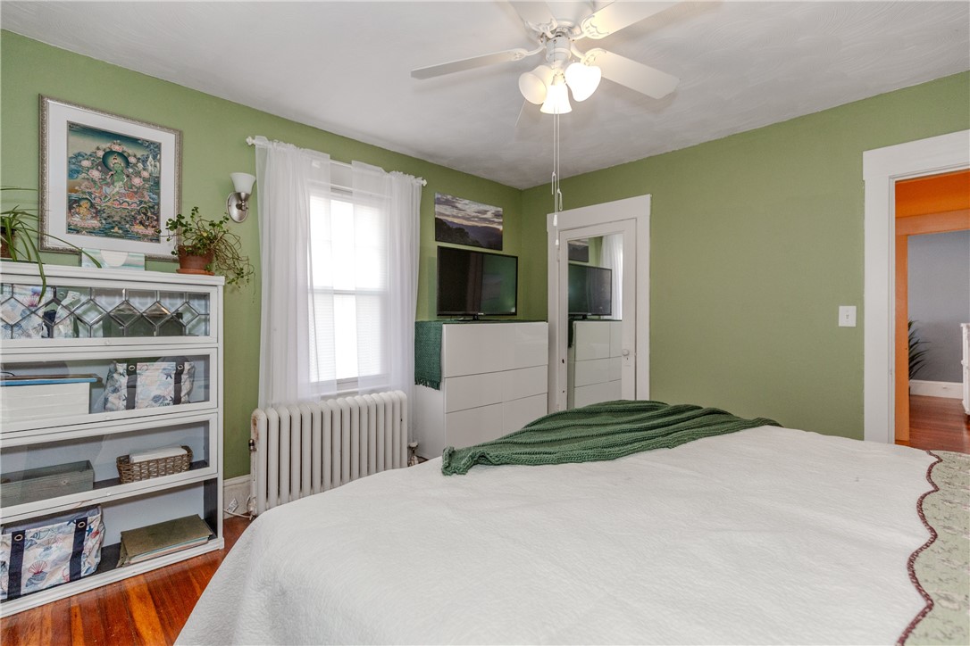 258 Tennyson Road Warwick, RI 02888 - Photo 20 of 41 Bedroom