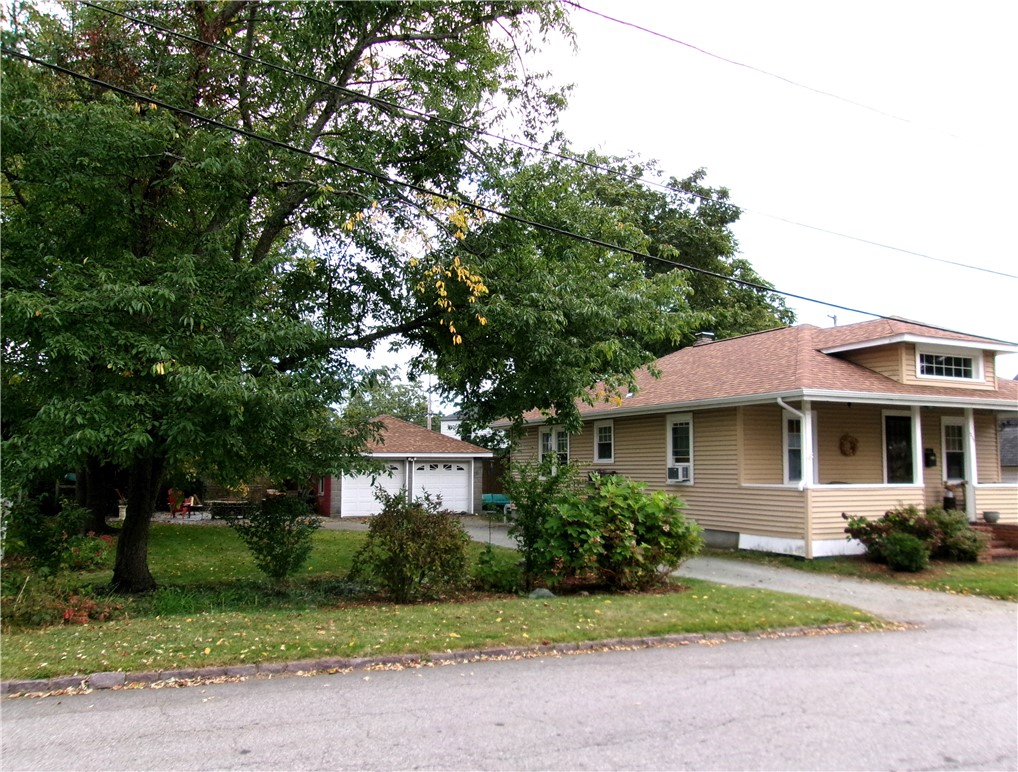 258 Tennyson Road Warwick, RI 02888 - Photo 3 of 41 Side yard