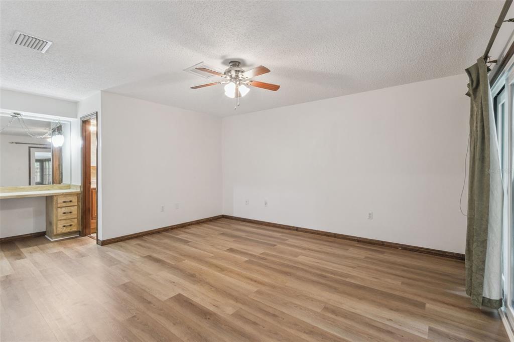 35025 Raintree Drive Fruitland Park, FL 34731 - Photo 11 of 31