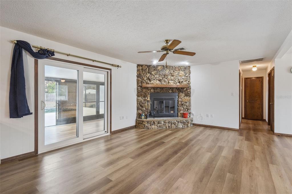 35025 Raintree Drive Fruitland Park, FL 34731 - Photo 6 of 31