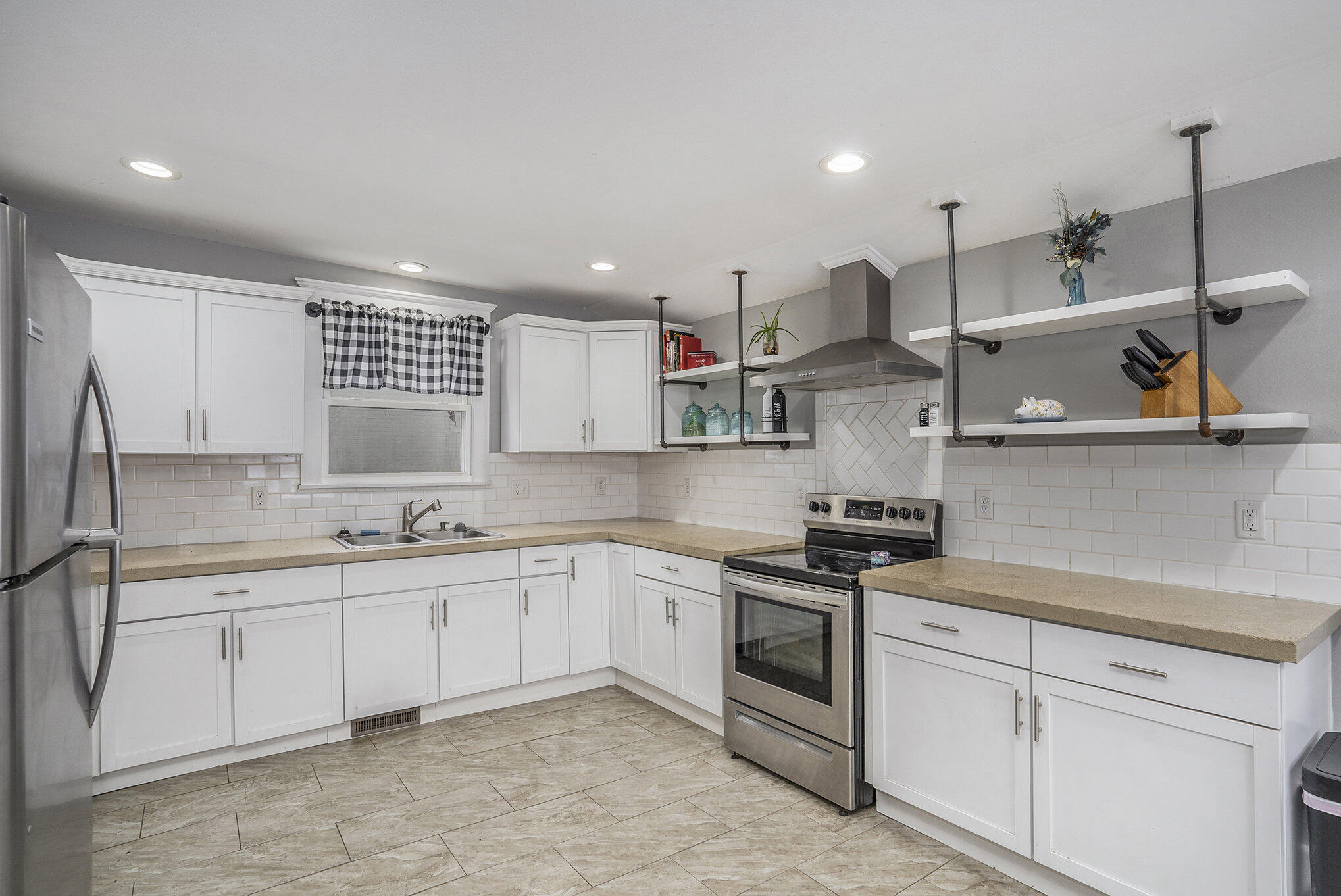 301 Portage Avenue Three Rivers, MI 49093 - Photo 11 of 30 1000044668