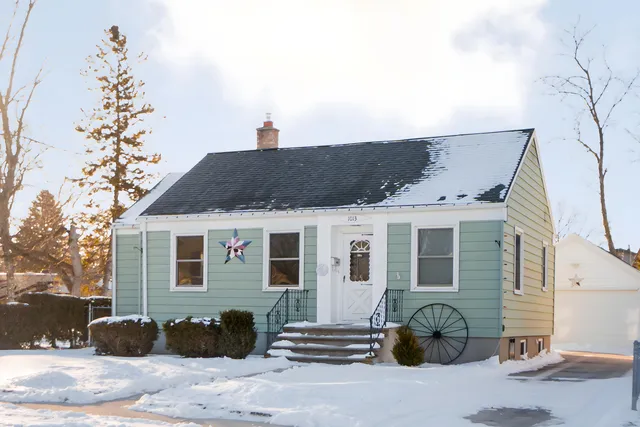 $224,000 | 1013 28th Street, Two Rivers, WI 54241