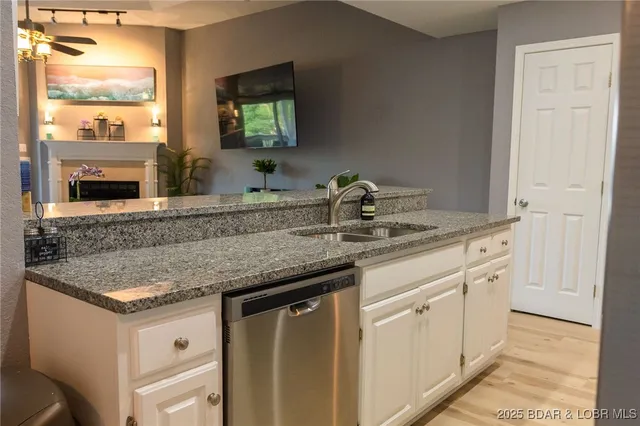 $320,000 | 46 Aqua Finn Drive, Unit 4A, Lake Ozark, MO 65049
