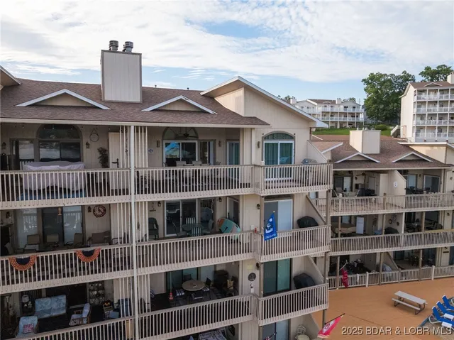 $320,000 | 46 Aqua Finn Drive, Unit 4A, Lake Ozark, MO 65049
