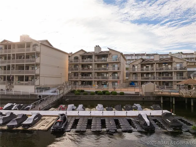 $320,000 | 46 Aqua Finn Drive, Unit 4A, Lake Ozark, MO 65049