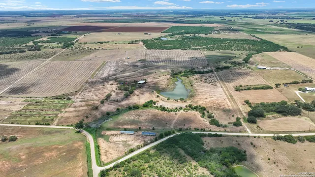 $351,850 | 253 County Road 135, Floresville, TX 78114