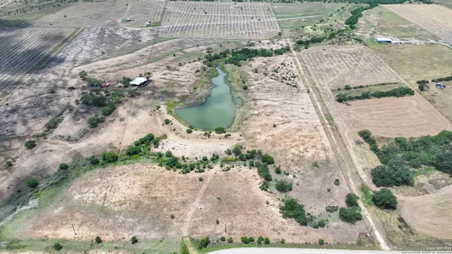 $351,850 | 253 County Road 135, Floresville, TX 78114